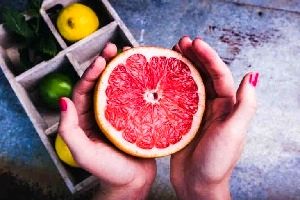 مصرف گریپ فروت به چه کسانی بیشتر توصیه می شود؟
