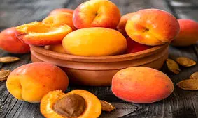 زردآلو در مشهد ۷۵ هزارتومان!/ ویدئو