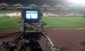 مصدومیت فیلمبردار فولادشهر پس از برخورد توپ با صورت او/ ویدئو