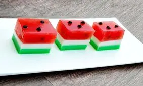 طرز تهیه دسر سه رنگ هندوانه‌ای؛ ویژه شب یلدا