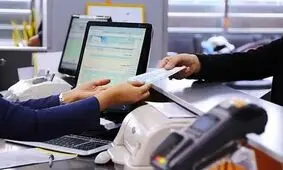 وام ۵۰۰ میلیونی، بازپرداخت یک میلیاردی؛ پشت پرده بازارِ سیاه وام در ایران/ «ضامن فروشی» هم باب شد