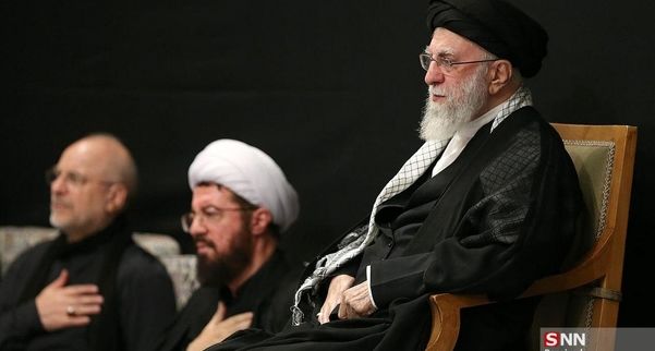 ترند هشتگ "قهرمان" / واکنش گسترده چهره‌ها به حضور رهبر انقلاب در مراسم عزاداری عاشورای حسینی 