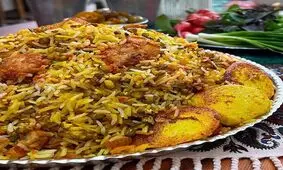 خوشمزه ترین دستور پخت ماش پلو؛ ماش پلو با ته دیگ پیاز