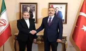 عراقچی و فیدان درباره از سرگیری مذاکرات هسته‌ای در استانبول رایزنی کردند

