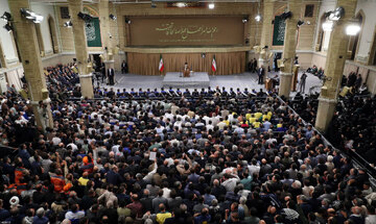عکسی از حدیث نصب شده در محل دیدار امروز کارگران با رهبر انقلاب