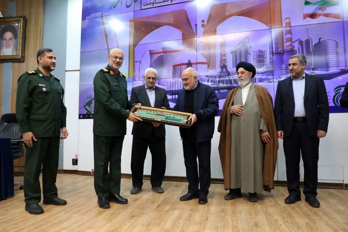 استاندار خوزستان از تلاش ها و مجاهدت های سردار فلاحی تجلیل کرد