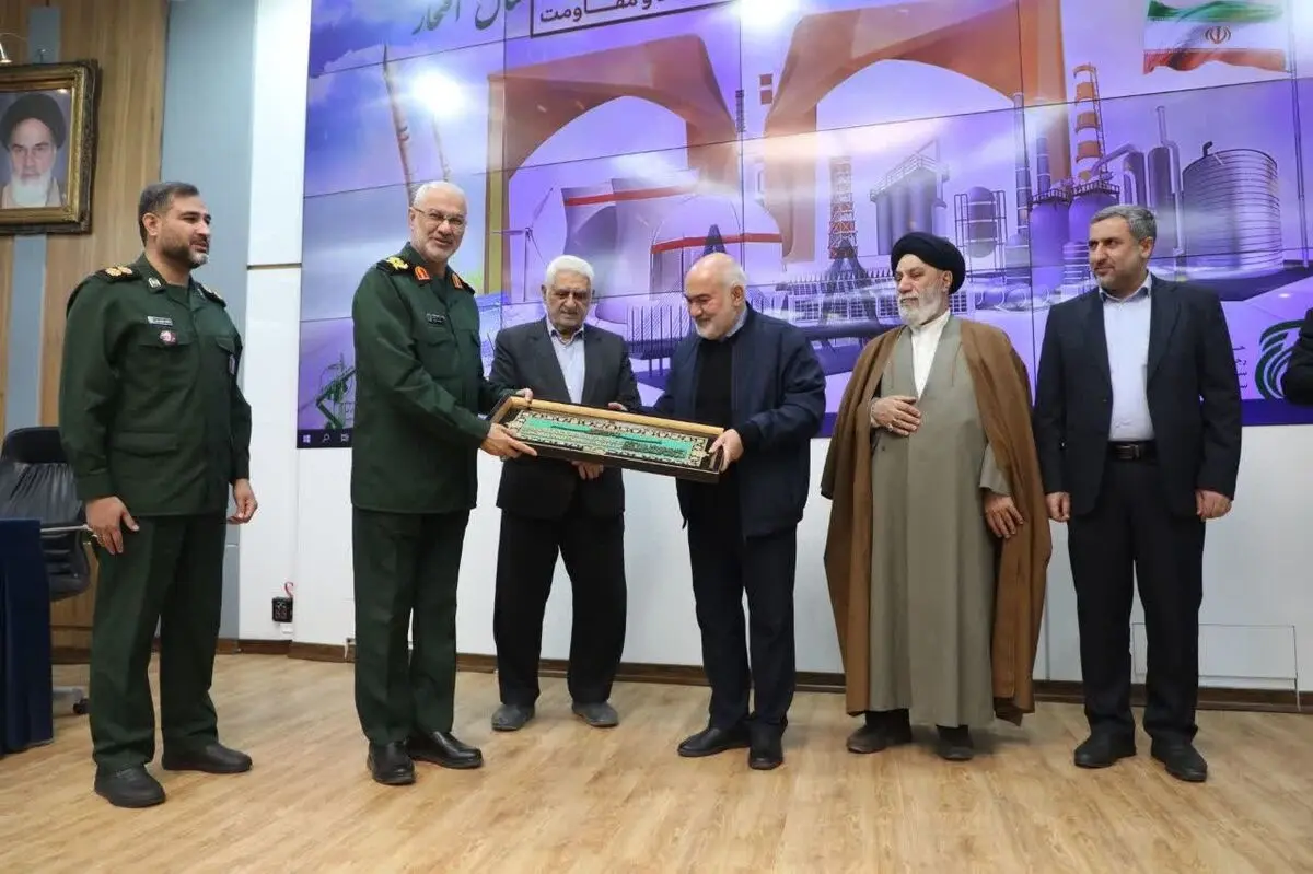 استاندار خوزستان از تلاش ها و مجاهدت های سردار فلاحی تجلیل کرد

