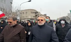 واکنش علی لاریجانی در راهپیمایی روز قدس به حمله امروز اسرائیل/ معلوم است کم آورده اند/ ویدئو
