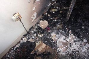 رها کردن اتوی روشن منجر به آتش سوزی یک واحد آپارتمانی شد