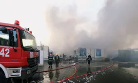  آواربرداری، بعد از انفجار و حریق در بازار گل محلاتی/ ویدئو