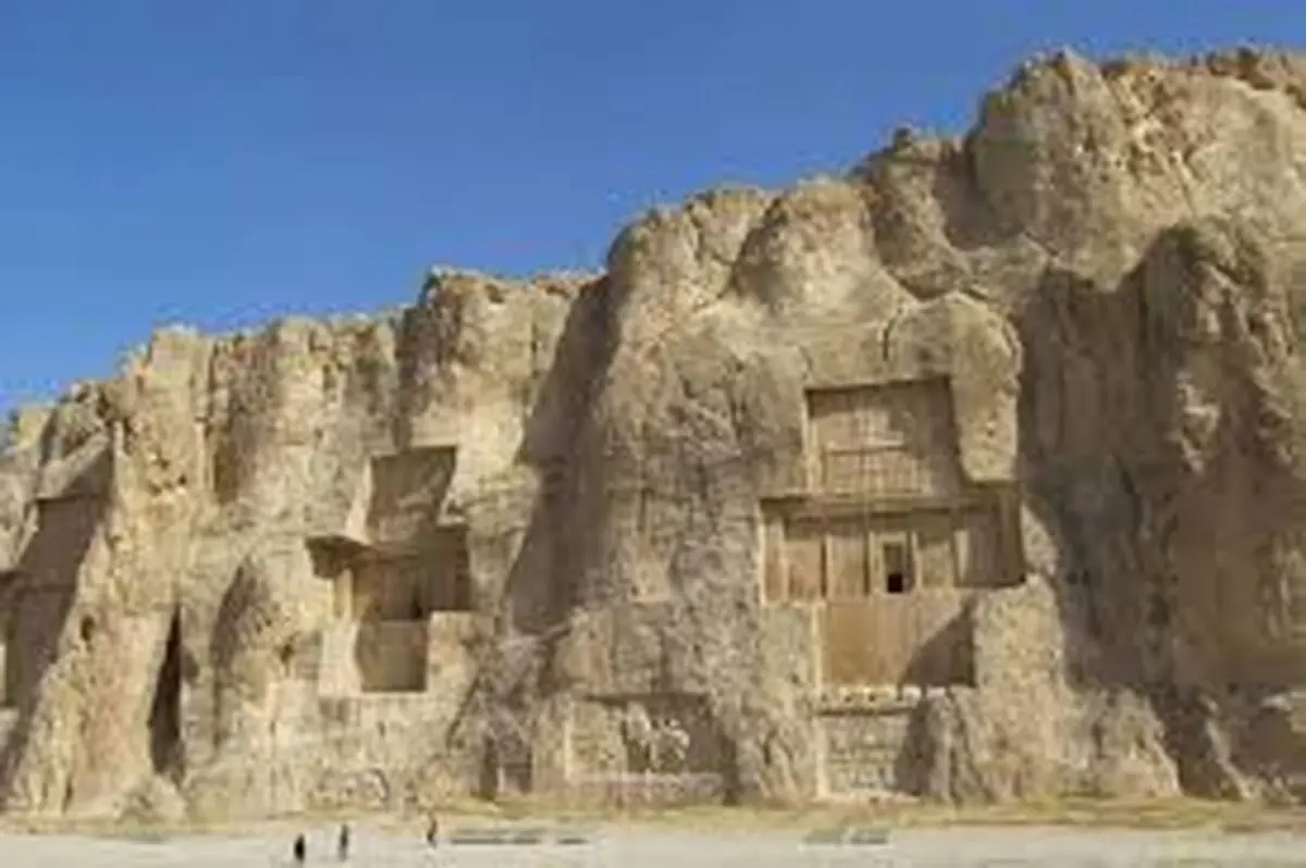 چرا آرامگاه داریوش بزرگ جای ۹ قبر دارد؟/ ویدئو
