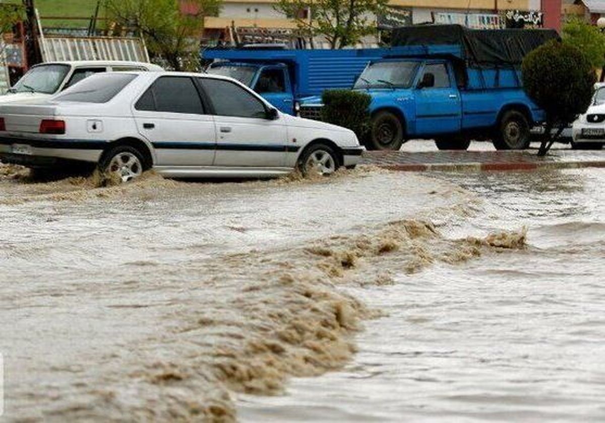 سیل در راه مازندران؛ لزوم خروج مسافران از حریم رودخانهها