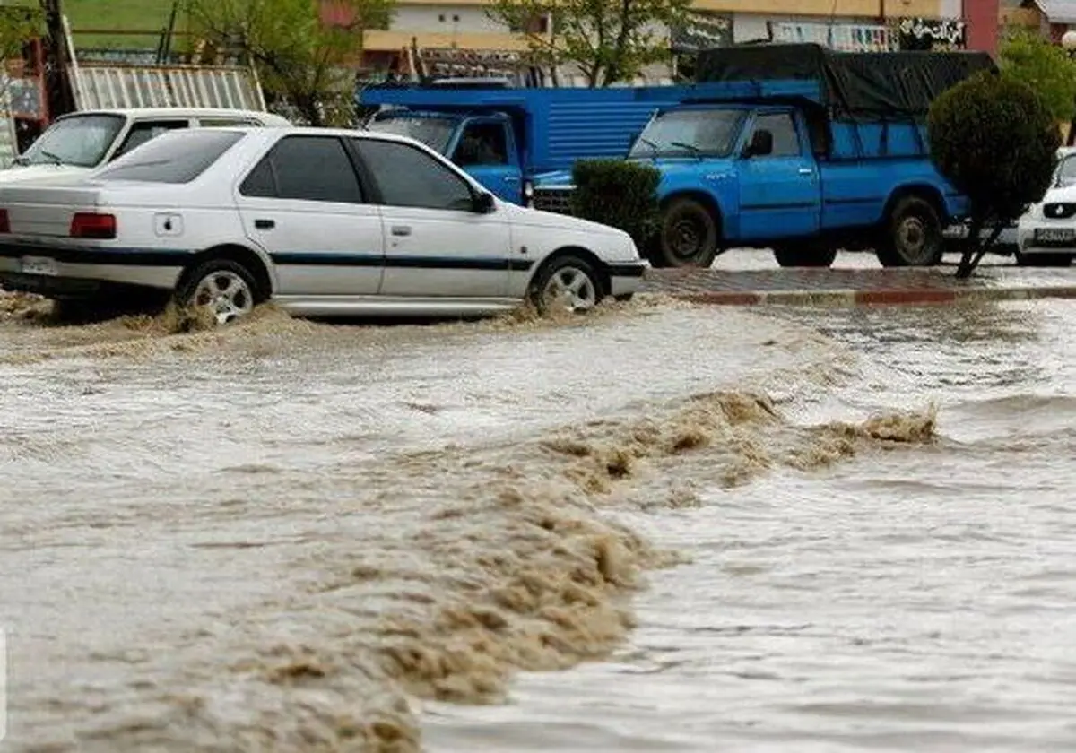 سیل در راه مازندران؛ لزوم خروج مسافران از حریم رودخانه‌ها

