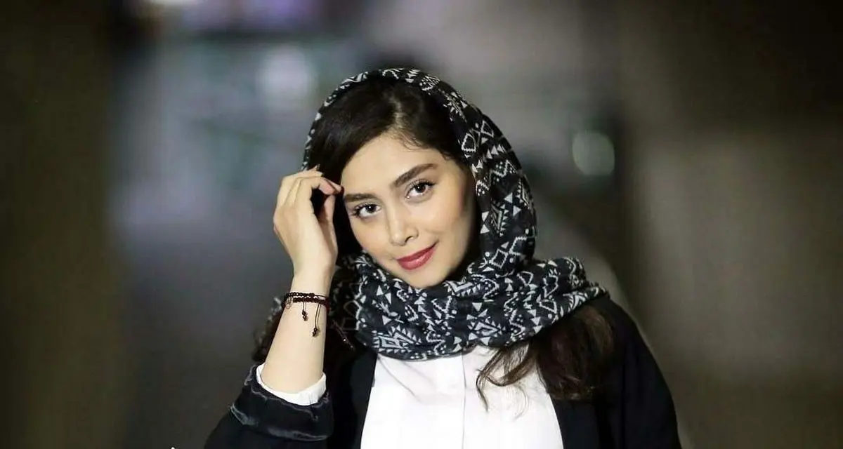 سفر در زمان؛ «دیبا زاهدی» در کودکی و با ظاهر متفاوت در دبستان؛ دهه 70 