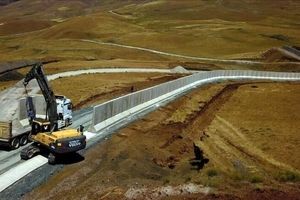دیوارکشی ترکیه در مرز ایران با سرعت ادامه دارد