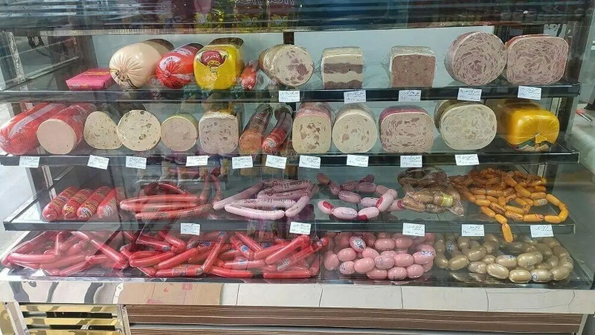 استفاده از آشغال‌گوشت در سوسیس کالباس شایعه است!