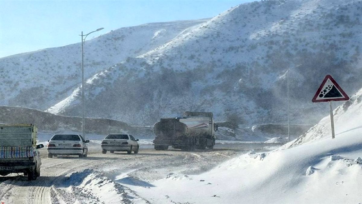 گردنه حیران ‌در آستارا مسدود شد‌‌