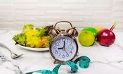 رژیم فستینگ برای چه کسانی مناسب نیست؟/ اینفوگرافیک