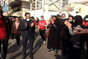 تجمع هواداران پرسپولیس این بار مقابل مجلس/ تصاویر و ویدئو