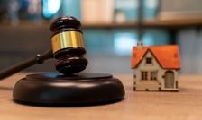 ارث زن پس از فوت به چه کسانی می رسد؟