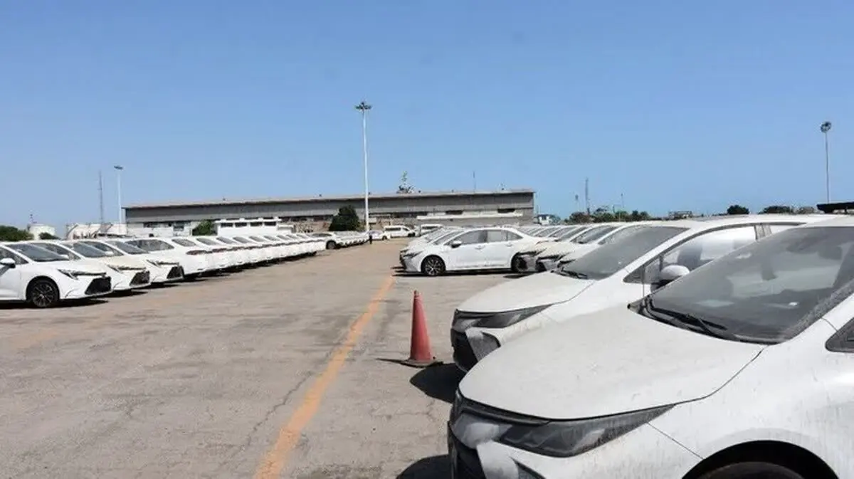 بیش از ۷۰۰۰ خودرو وارداتی با در چهل روز اخیر ترخیص شد
