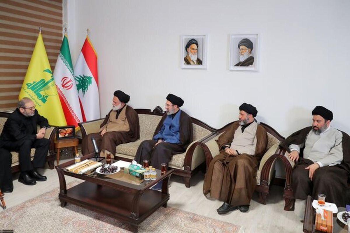 حضور جمعی فرزندان حضرت آیت الله خامنهای در دفتر حزبالله لبنان