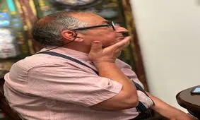 عکسی جالب از صادق زیباکلام، چند روز قبل از بازداشت/ خوش و بش گرم با وزیر و معاون رئیسی