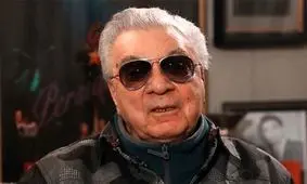 ‏آوازخوانی دسته جمعی مخاطبان استاد ‎«گلپا» در مسجد جامع شهرک غرب/ ویدئو