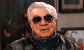 ‏آوازخوانی دسته جمعی مخاطبان استاد ‎«گلپا» در مسجد جامع شهرک غرب/ ویدئو