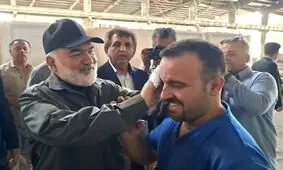 دستان پدرانه در سنگر تولید/ کارگر، خسته‌ترین اما شریف‌ترین قهرمان وطن است
