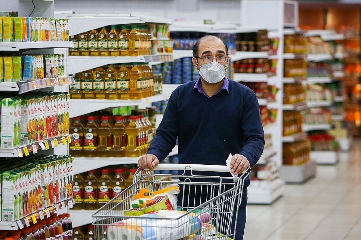  رئیس اتحادیه بنکداران مواد غذایی تهران: در دو هفته اخیر ۳۰ درصد افزایش قیمت اقلام غذایی داشته‌ایم