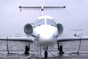 یخ زدن هواپیما در فرودگاه مونیخ/ ویدئو