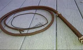 حکم شلاق برای زنی که به شوهرش خیانت کرد