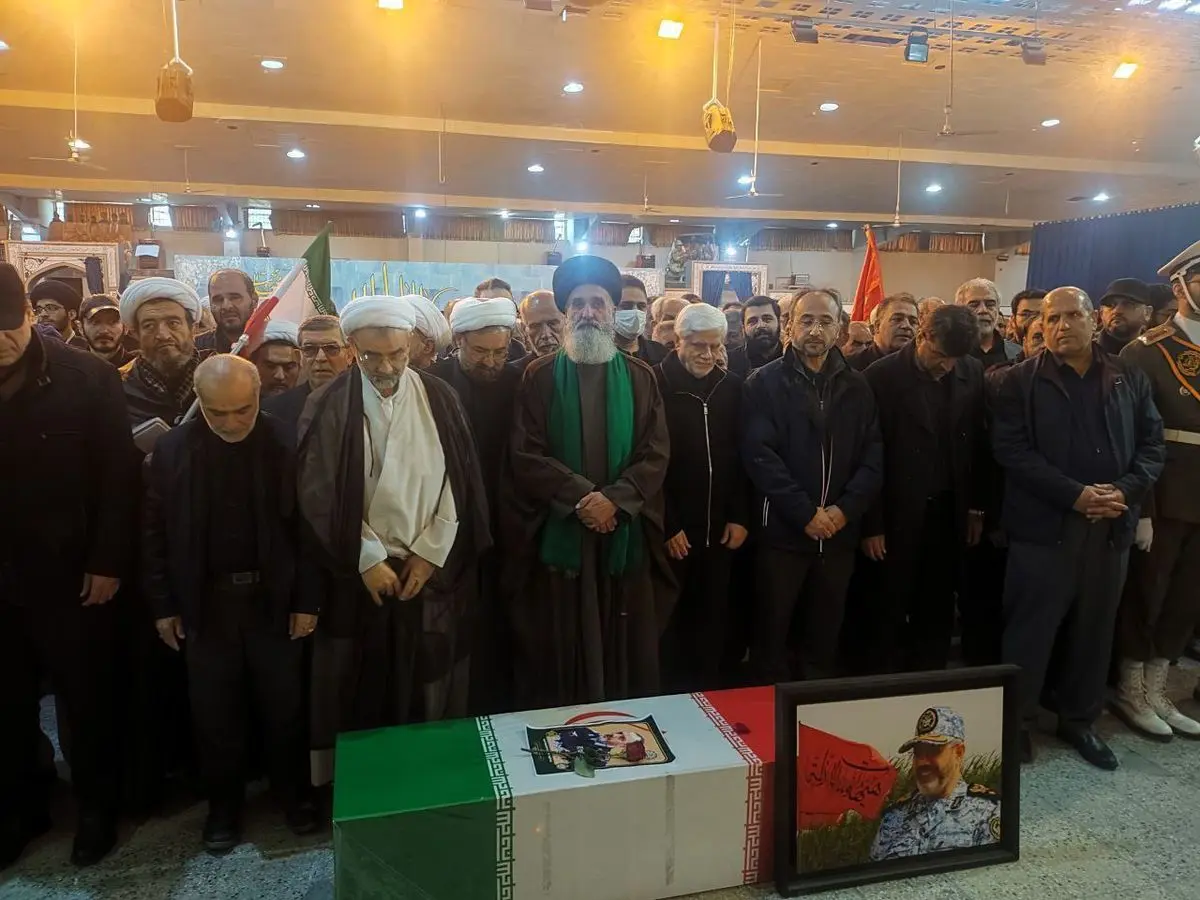 پیکر وزیر دفاع به خاک سپرده شد

