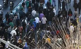 در اعتراضات حدود ۱۰ زن بازداشت و بعد از گفتگو آزاد شدند/ دولت از شب اول، با دستور رئیس‌جمهور، اعتراض را به رسمیت شناخته و مسیر گفتگو را جلو برده است/ ویدئو
