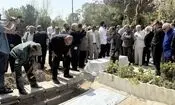 پیکر جواد مجابی، نویسنده و شاعر در امام‌زاده طاهر آرام گرفت
