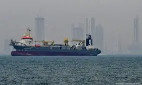 رویترز: نیروی دریایی آمریکا اسکورت کشتی‌ها در تنگه هرمز را امکان‌پذیر نمی‌داند

