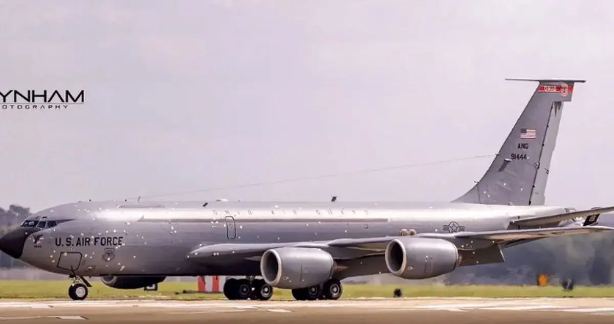 هواپیمای نیروی هوایی آمریکا توسط ایران آسیب دید، برای تعمیر به انگلیس رفت