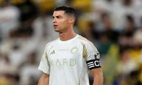 خوشحالی جنجالی بازیکن التعاون چسبیده به کریستیانو رونالدو/ عکس

