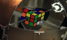 ربات ژاپنی در گینس رکورد جدیدی ثبت کرد: حل مکعب روبیک در ۰.۳۰۵ ثانیه