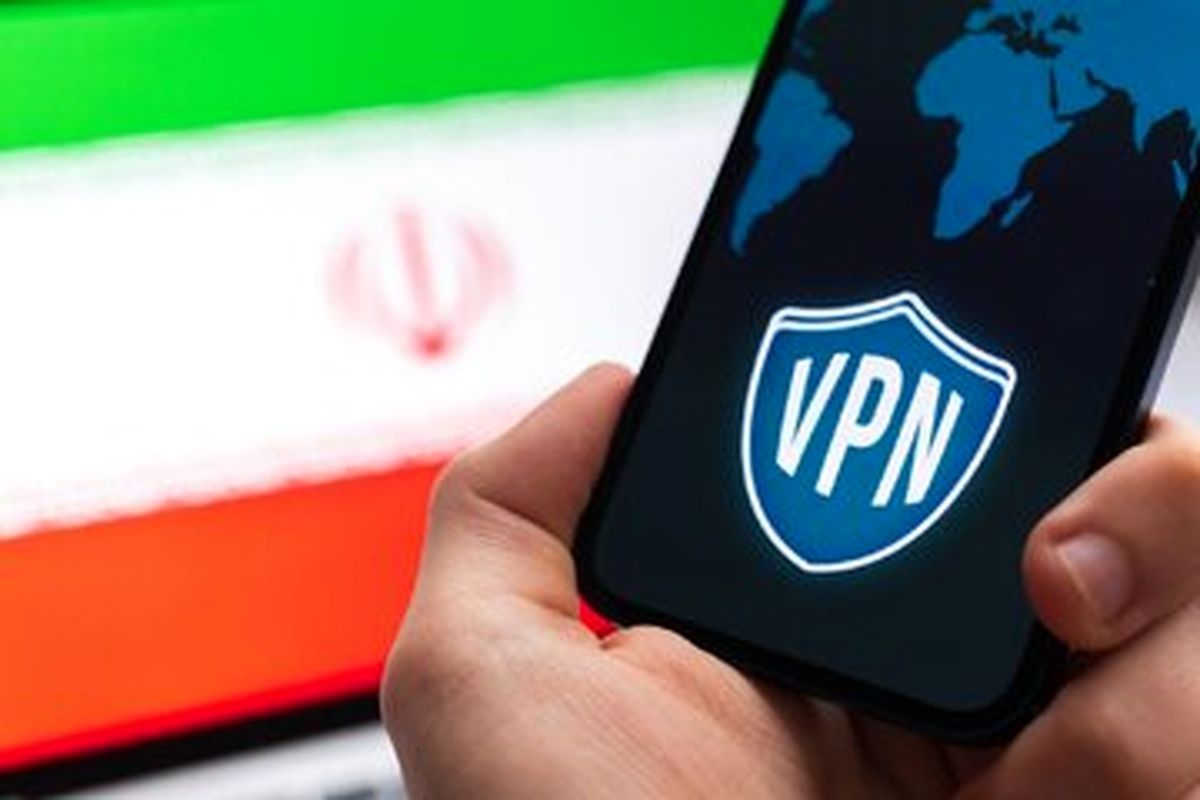 کنایه عباس عبدی به سرنوشت قاضی فیلتر کننده تلگرام/ آقای پزشکیان وقت خود را تلف نکنید و مساله فیلترینگ را حل کنید/ معلوم نیست چه کسانی مخالف هستند!
