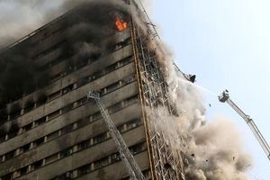 اخطار آتش نشانی به ۱۳۰ پلاسکو در قلب تهران/ آژیر خطر  حدود ۳۶۰۰ ساختمان پایتخت به صدا درآمد