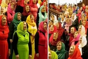  آواز خوانی گروهی از  زنان تهرانی در ایران مال/ ویدئو