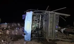 واژگونی اتوبوس مسافربری در زاهدان/۱۰ نفر مصدوم و ۲ نفر جان باختند