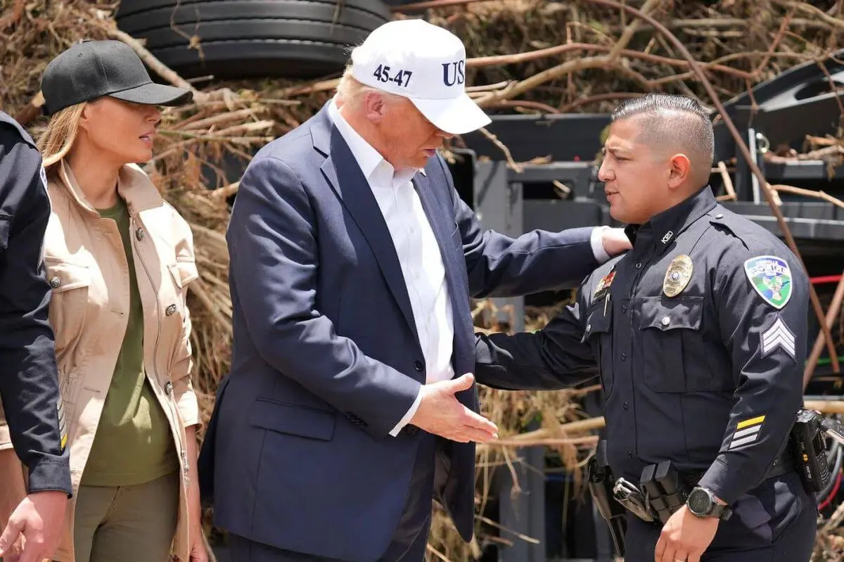 ترامپ خواستار بازداشت و زندانی‌کردن فوری معترضان به ماموران اداره مهاجرت شد