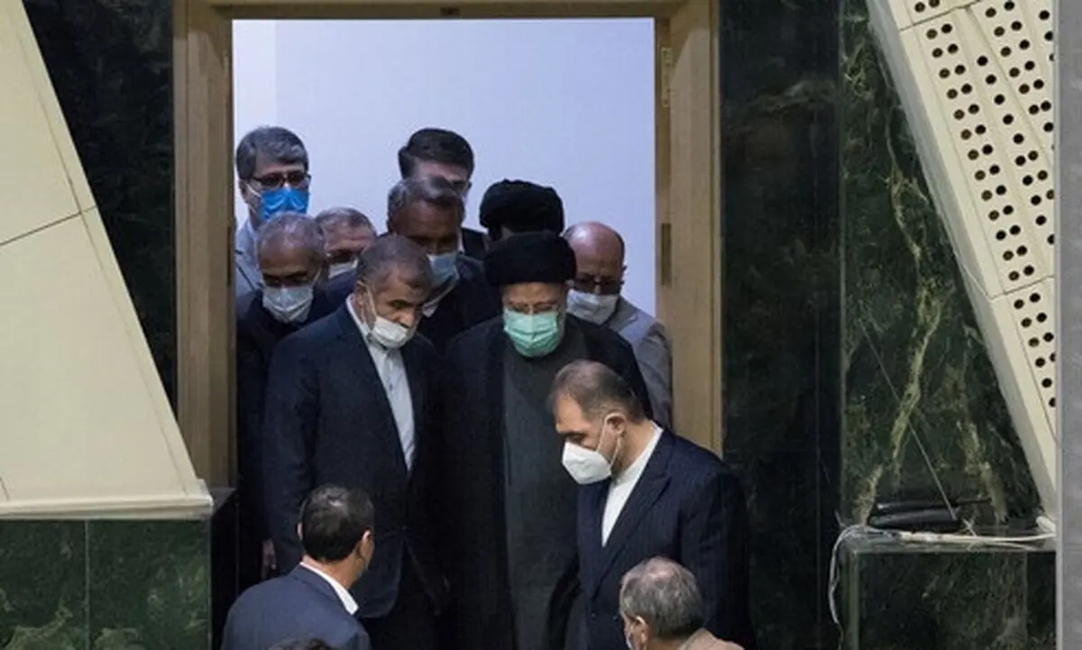 حضور رئیس‌جمهور در مجلس برای تقدیم لایحه بودجه

