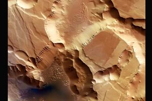 تصاویری خیره کننده‌ از منطقه «هزارتوی شب» مریخ/ ویدئو