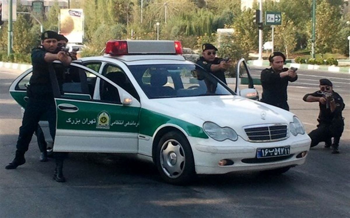 پایان دزدی مسلحانه با زن و بچه/ ماموران پلیس از مرگ نجات یافتند