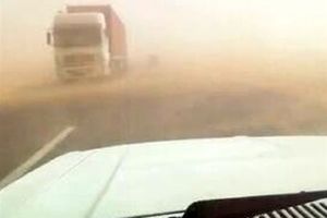 طوفان شن در سرخس/ ۲ جاده ‌مسدود شد/ ویدئو