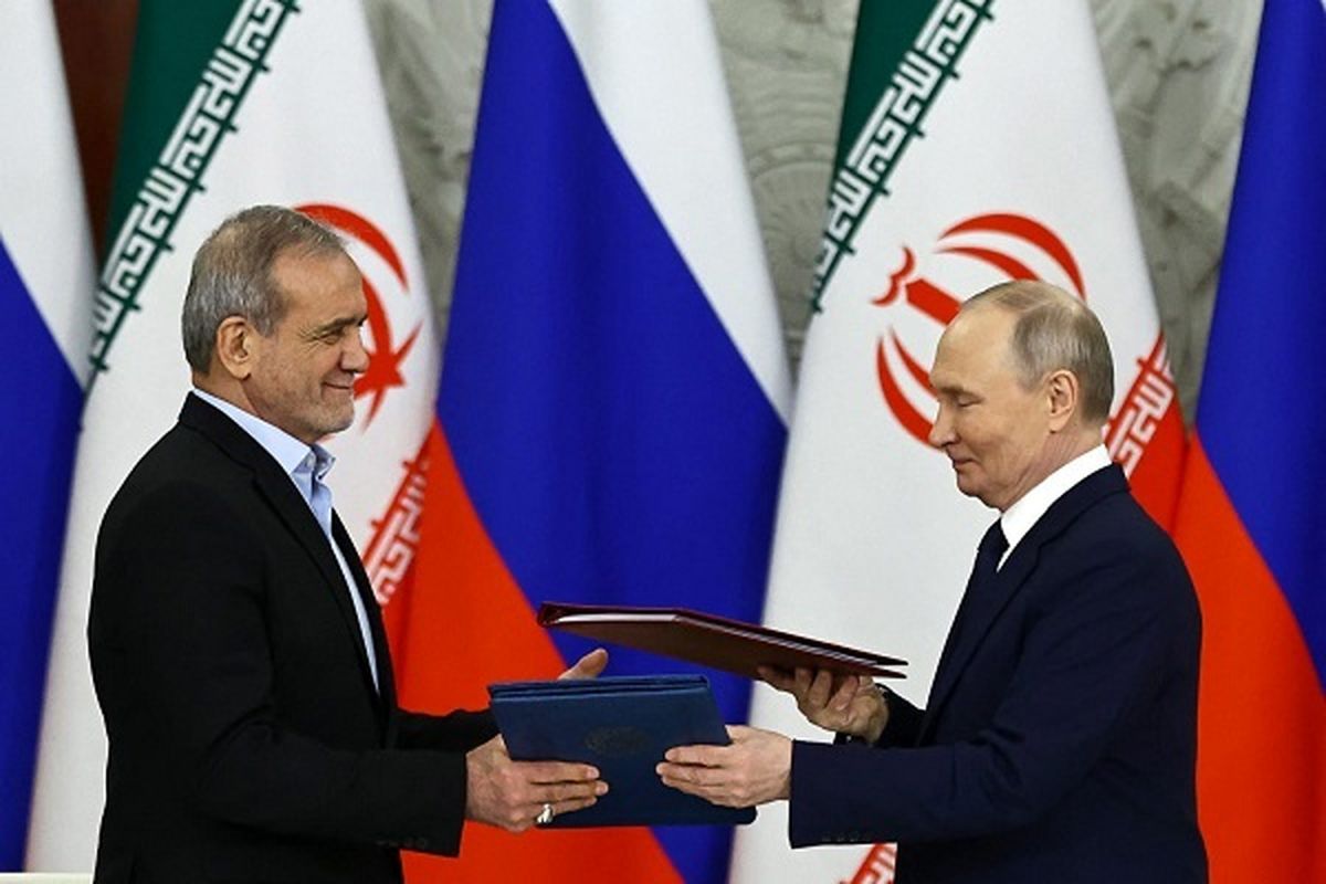روسیه دیگر مانع دستیابی ایران به بمب اتمی نمیشود/ مسکو میتواند به توسعه کلاهکهای کوچک هستهای تهران کمک کند